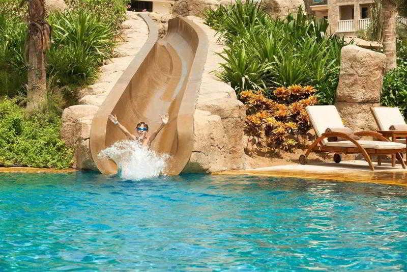 سوفيتل دبي للشقق الفندقية المظهر الخارجي الصورة A water slide