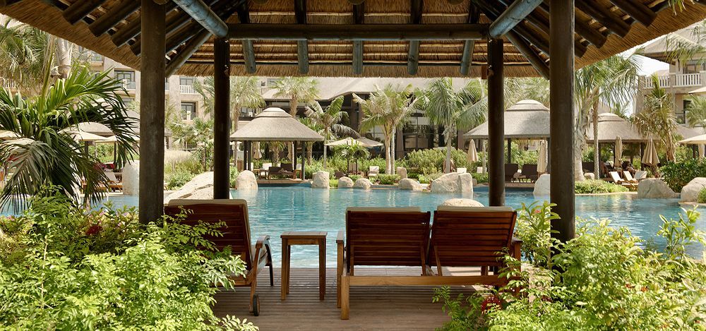 سوفيتل دبي للشقق الفندقية المظهر الخارجي الصورة The pool at the Banyan Tree Spa